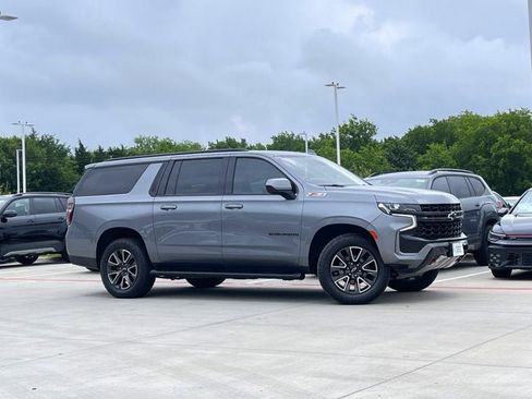 Used 2022 Chevrolet Suburban Z71 AWD/4WD image 5