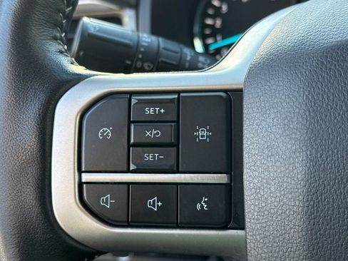 Used 2024 Ford Expedition XLT image 28