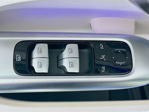 New 2026 Mercedes-Benz C 300 Sedan image 18