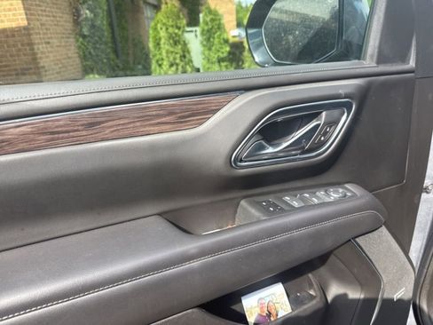 Used 2021 Chevrolet Tahoe Z71 w/ Z71 Off-Road Package image 15