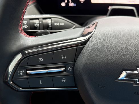 Used 2024 Chevrolet Traverse RS w/ LPO, Floor Liner Package FWD image 18