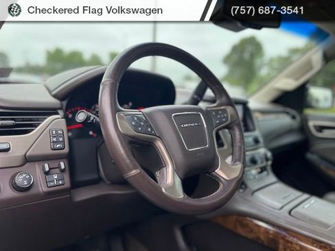 Used 2015 GMC Yukon Denali w/ Premium Package AWD/4WD image 18