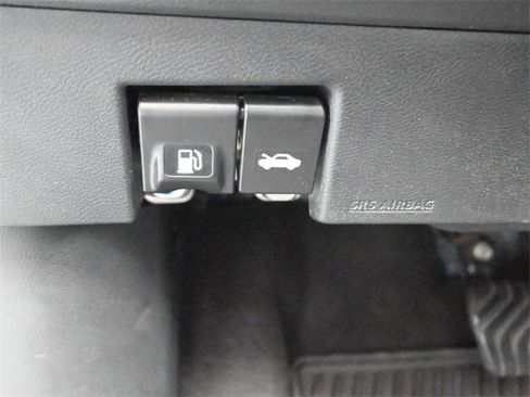 Certified 2024 Nissan Kicks SV image 21