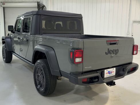 Used 2022 Jeep Gladiator Sport w/ Trailer Tow Package image 8