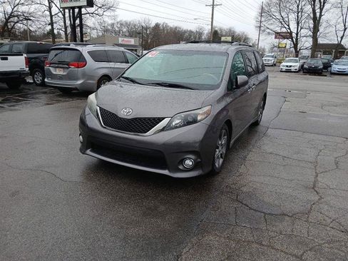 Used 2014 Toyota Sienna SE w/ SE Premium Package w/Entune image 1