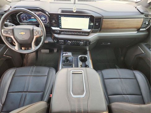 Certified 2022 Chevrolet Silverado 1500 High Country w/ High Country Premium Package AWD/4WD image 21