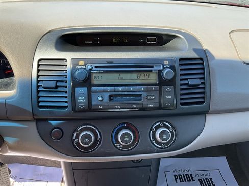 Used 2005 Toyota Camry FWD image 30
