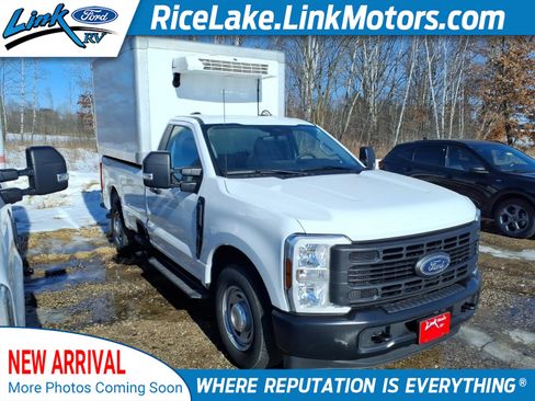 Used 2024 Ford F250 XL image 1