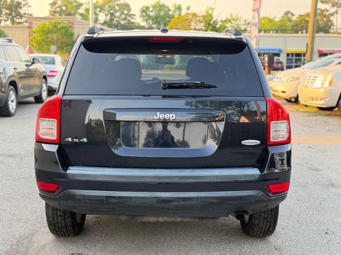 Used 2011 Jeep Compass Latitude w/ Sun/Sound Group AWD/4WD image 6