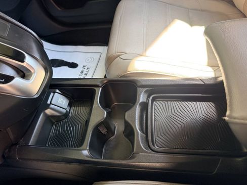 Used 2019 Honda CR-V Touring image 40