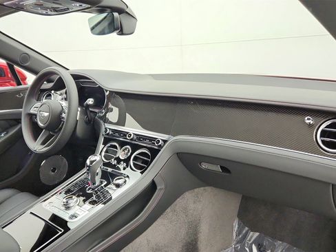 Used 2024 Bentley Continental GT V8 image 9