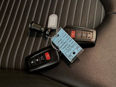 Used 2023 Toyota Highlander XSE image 36