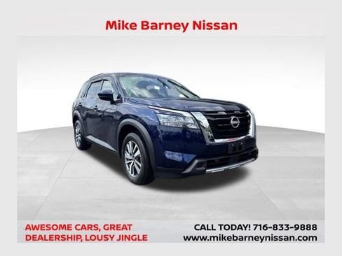 Used 2025 Nissan Pathfinder SL AWD/4WD image 1