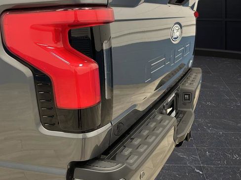Used 2025 Ford F150 Lightning XLT image 34