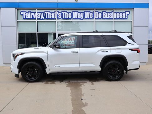 Used 2024 Toyota Sequoia Limited w/ TRD Off-Road Package AWD/4WD image 4