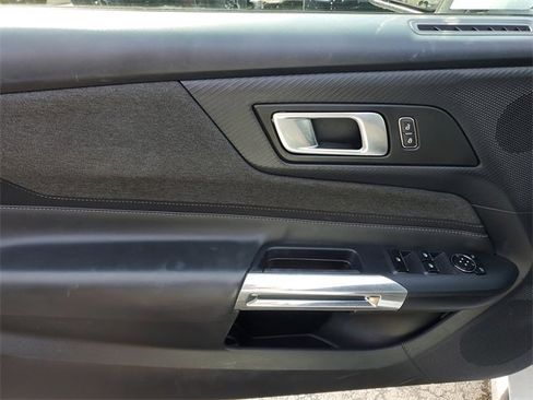 Used 2024 Ford Mustang Convertible image 8