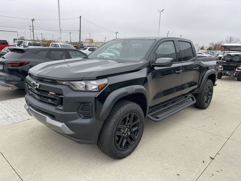 New 2025 Chevrolet Colorado Trail Boss AWD/4WD image 3