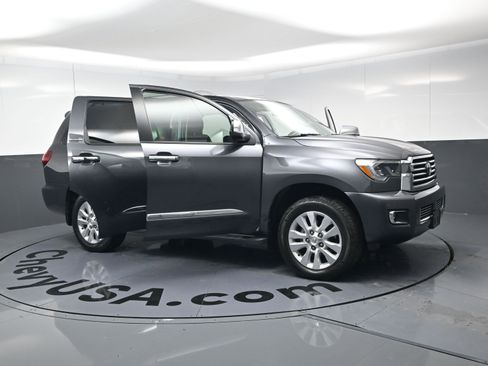 Used 2020 Toyota Sequoia Platinum image 24