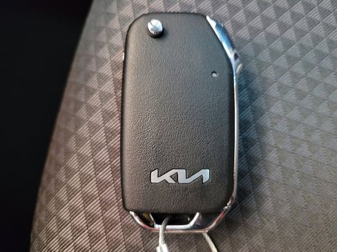 Used 2025 Kia Soul LX w/ LX Technology Package image 32