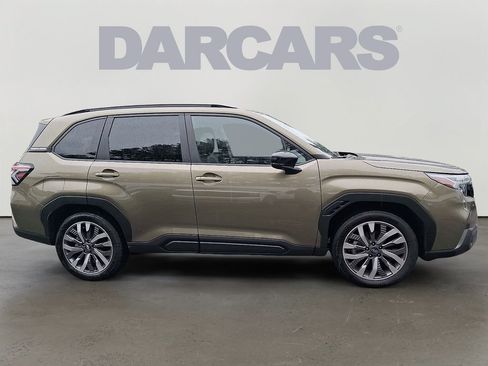 Used 2025 Subaru Forester Touring AWD/4WD image 7