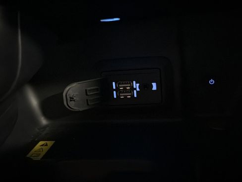 Used 2021 Toyota Venza XLE w/ Softex Package image 28