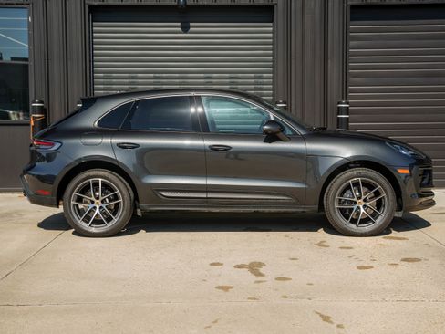 Certified 2025 Porsche Macan image 13