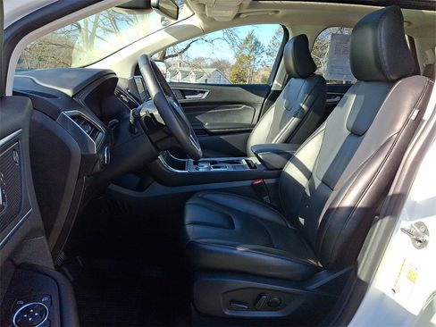 Used 2022 Ford Edge Titanium w/ Class II Trailer Tow Package image 14