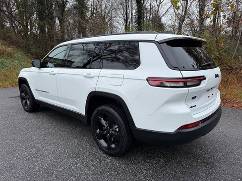 New 2025 Jeep Grand Cherokee L Limited w/ Black Appearance Package image 9
