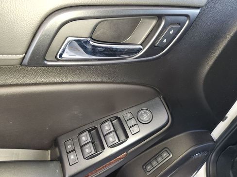 Used 2019 GMC Yukon SLT w/ Premium Edition image 32