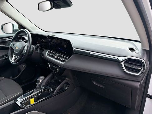 Used 2024 Chevrolet TrailBlazer LT w/ Convenience Package image 27