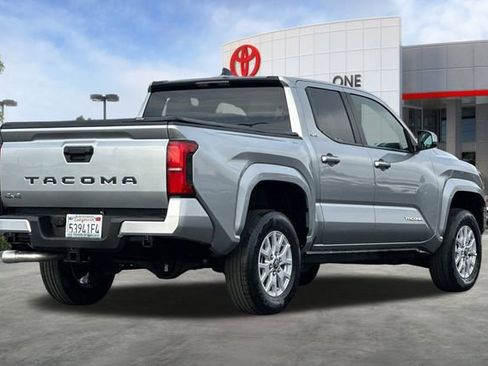 Used 2025 Toyota Tacoma SR5 image 4