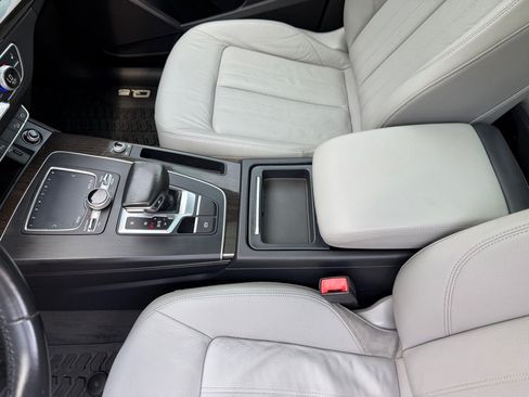 Used 2018 Audi Q5 2.0T Premium Plus w/ Premium Plus Package AWD/4WD image 12