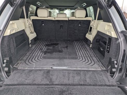 Used 2025 Land Rover Range Rover Long Wheelbase SE image 16