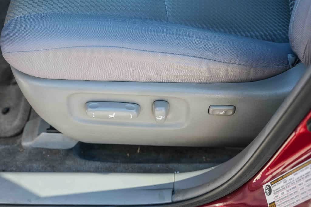 Used 2006 Toyota Highlander 2WD w/ 3rd Row image 20