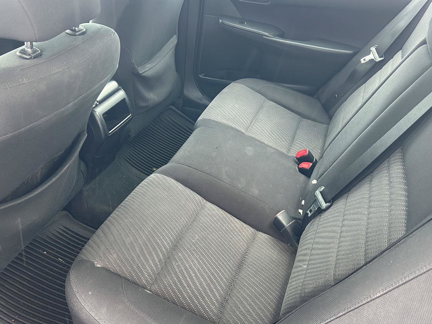 Used 2015 Toyota Camry LE FWD image 10