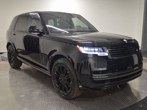 New 2026 Land Rover Range Rover SE image 9