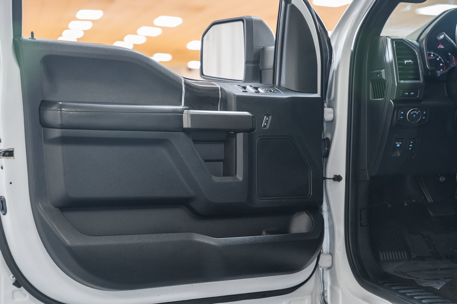 Used 2019 Ford F150 XLT w/ Equipment Group 302A Luxury AWD/4WD image 41