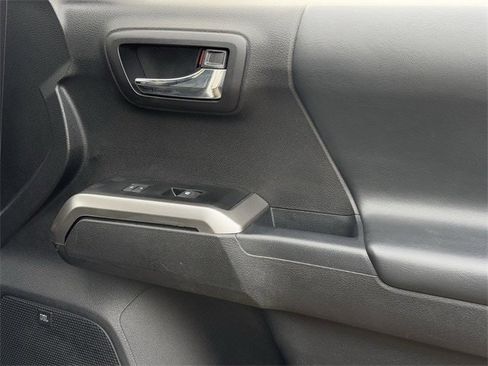 Used 2023 Toyota Tacoma Limited image 31