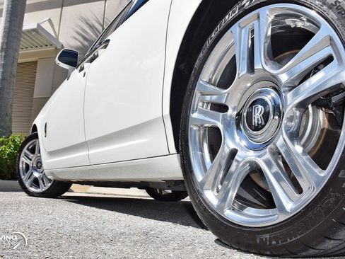 Used 2015 Rolls-Royce Ghost image 24