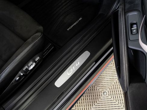 Used 2021 Porsche 718 Cayman GT4 image 19