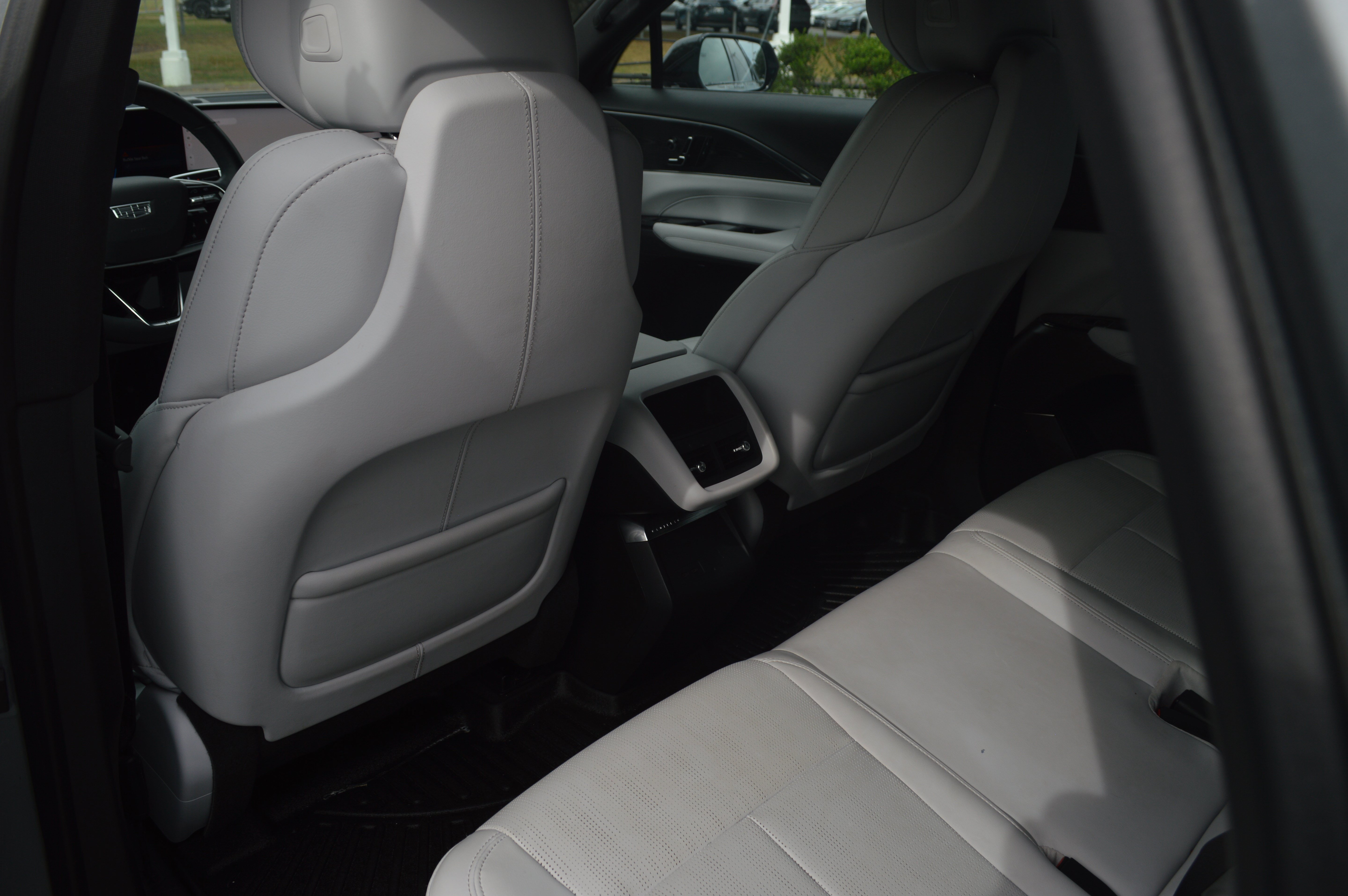 Used 2024 Cadillac Lyriq Sport RWD image 25
