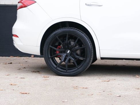 Used 2017 Maserati Levante S image 12