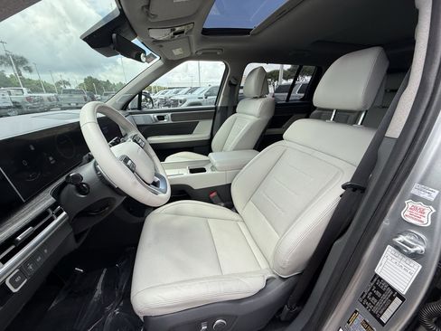 Used 2025 Hyundai Santa Fe Limited FWD image 29