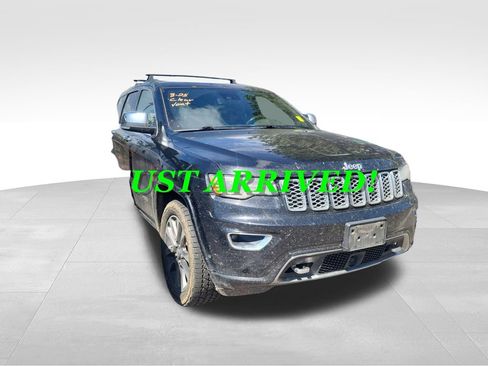 Used 2018 Jeep Grand Cherokee Overland AWD/4WD image 3