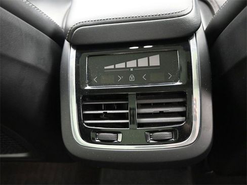 Used 2022 Volvo XC60 B6 Inscription w/ Advanced Package image 33