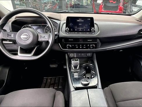 Used 2023 Nissan Rogue S image 7