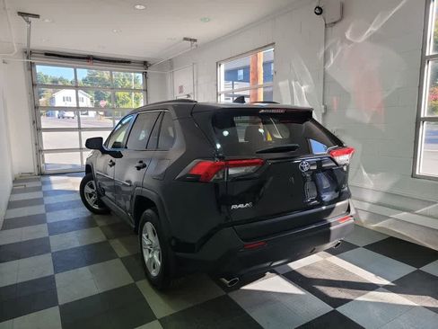 Used 2021 Toyota RAV4 XLE image 3