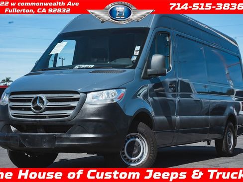 Used 2019 Mercedes-Benz Sprinter 170 image 1
