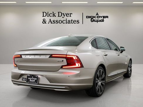 Certified 2023 Volvo S90 B6 Plus w/ Protection Package Premier AWD/4WD image 11