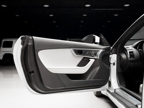 Used 2020 Jaguar F-TYPE Coupe image 53